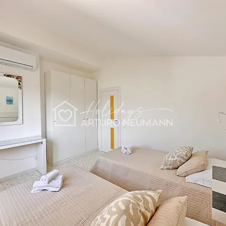 226 - Villaggio Riva Musone Villa Con Portico E Ampio Giardino, Climatizzata, 200 Mt Dal Mare Pulizia, Biancheria E Spiaggia Inclusa Allo Chalet Bebo'S *