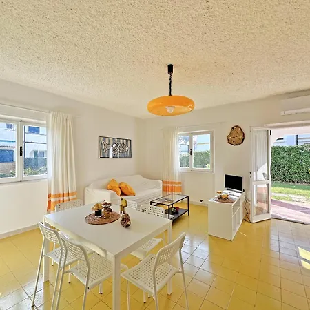 226 - Villaggio Riva Musone Con Portico E Ampio Giardino, Climatizzata, Pulizia, Biancheria E Inclusa Allo Bebo's * Porto Recanati